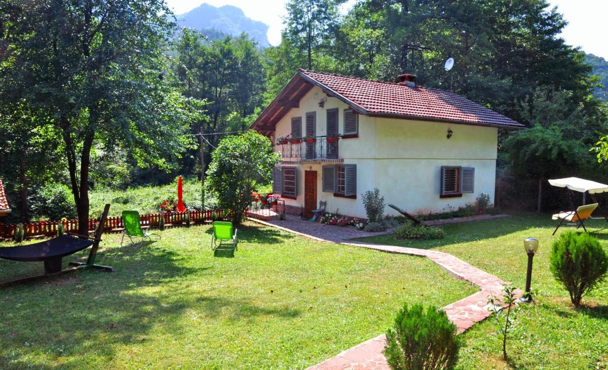 House By The River - Housity