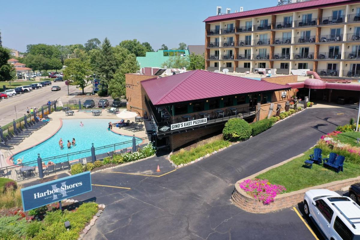 Harbor Shores on Lake Geneva - Housity
