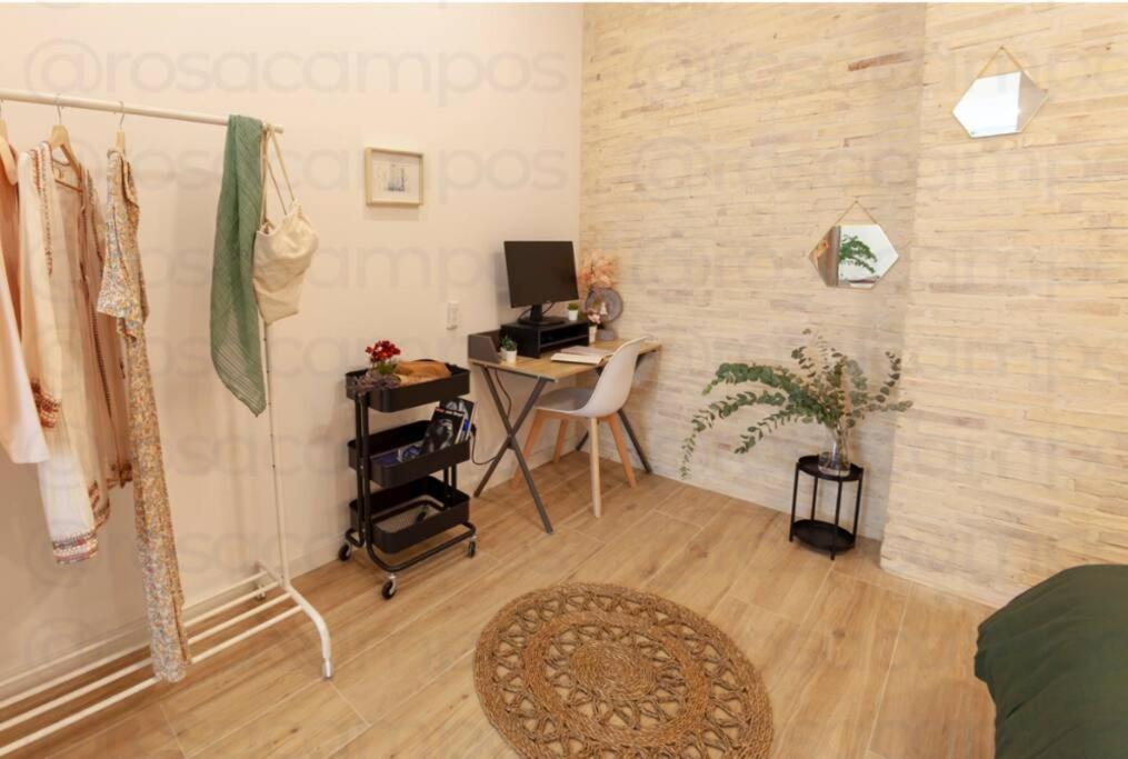 Artistic Digital Getaway Large 1 Bedroom King Bed - Great Location - Housity