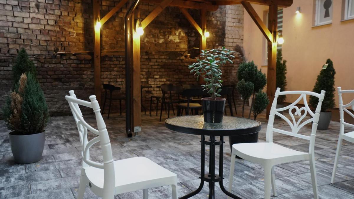 Hideaway Rooms & Apartments Sarajevo - Housity