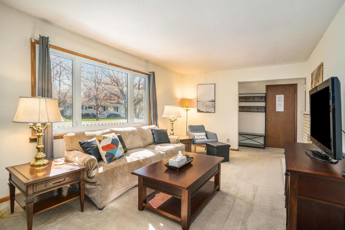 Norton Nook Vacation Villa -family Home Near Lake - Housity