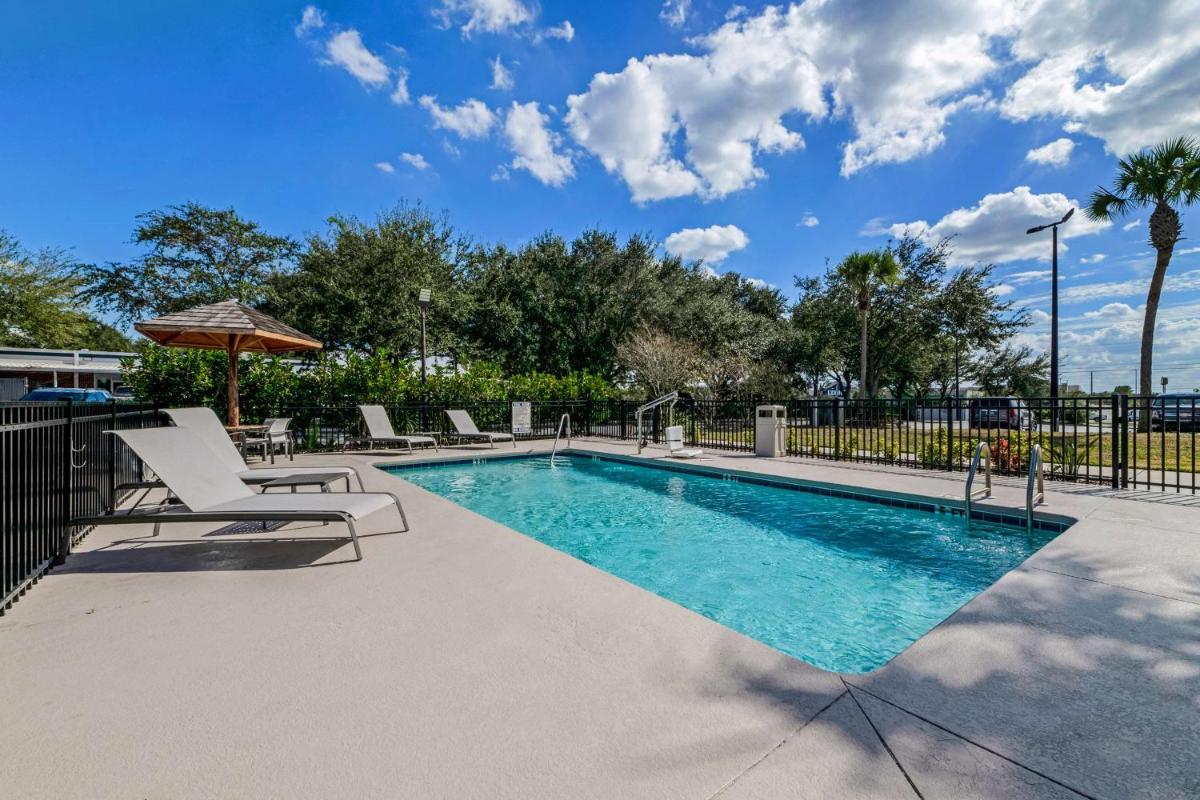 Best Western Auburndale Inn & Suites - Housity
