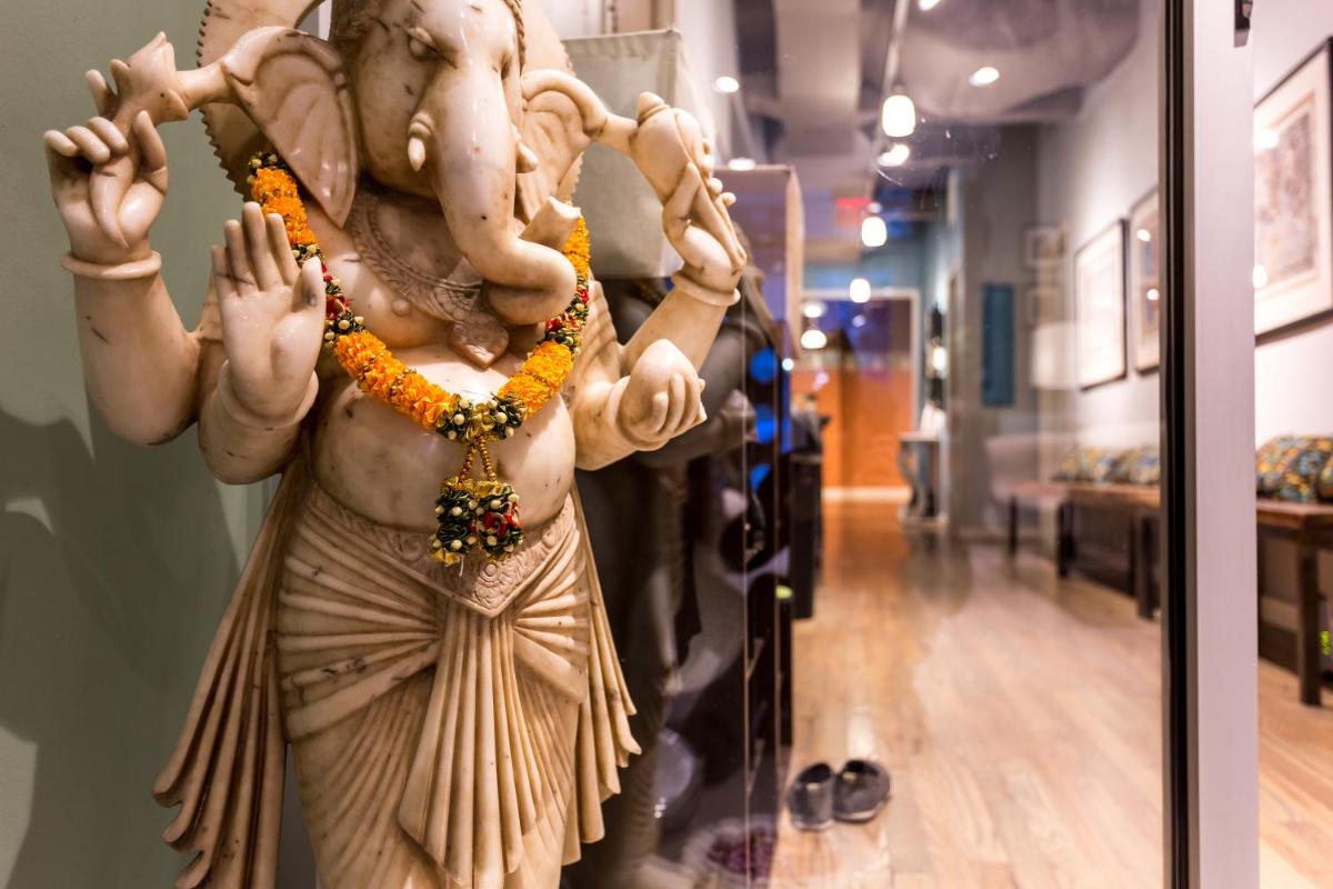 Sanctuary NYC Retreats - Housity