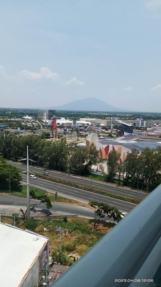 Cozy Condo with City View - Housity