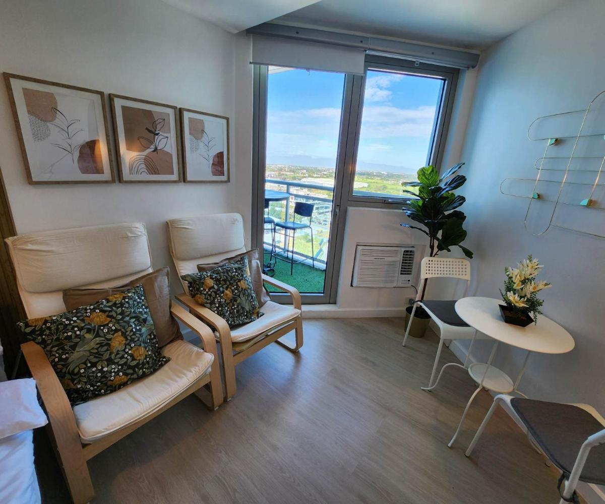 Cozy Condo with City View - Housity