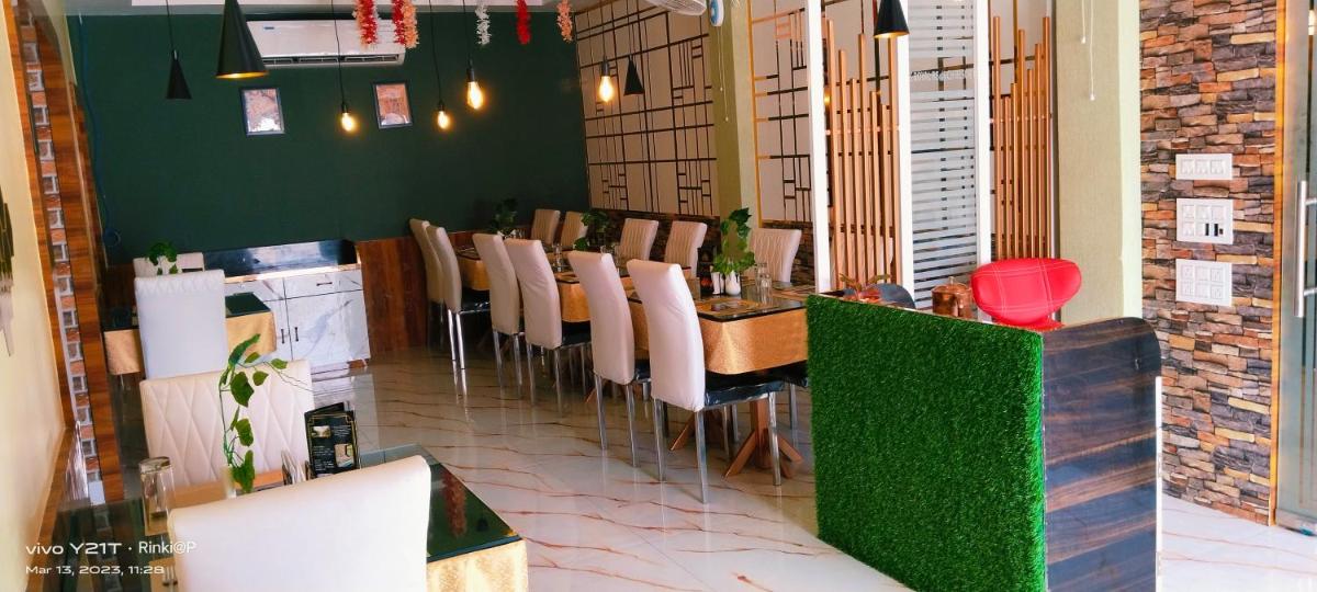 The Royal Beach Resort - Housity