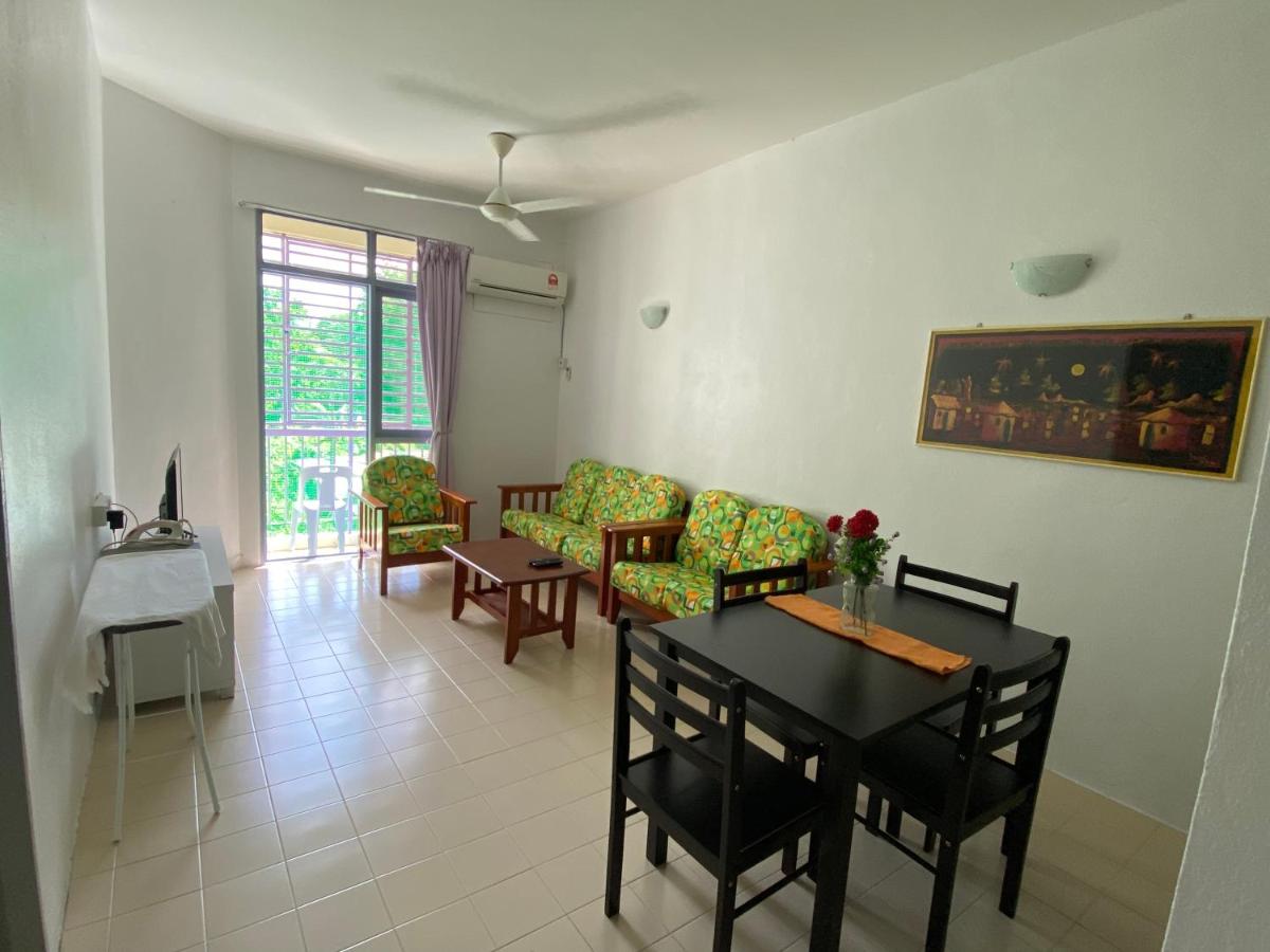 BATU FERRINGHI BAYU EMAS APARTMENT - Housity