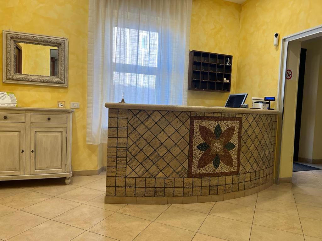 Hotel Colosseo Colleferro - Housity