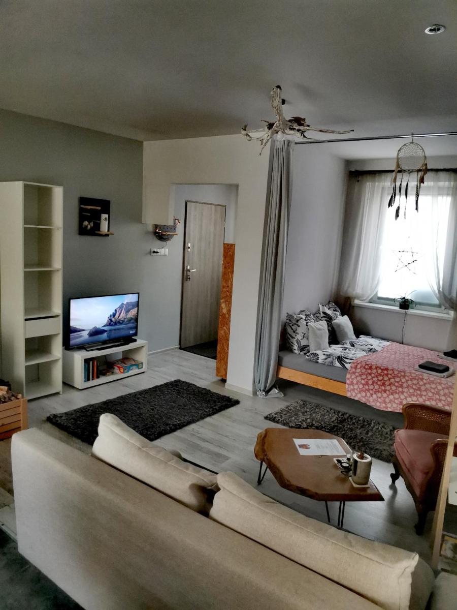 Urocze studio w sercu Cieplic - Housity