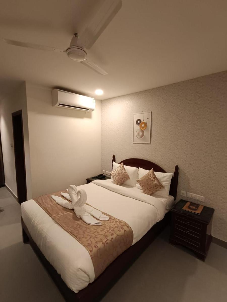 Hotel Monsoon Palace Guwahati - Housity