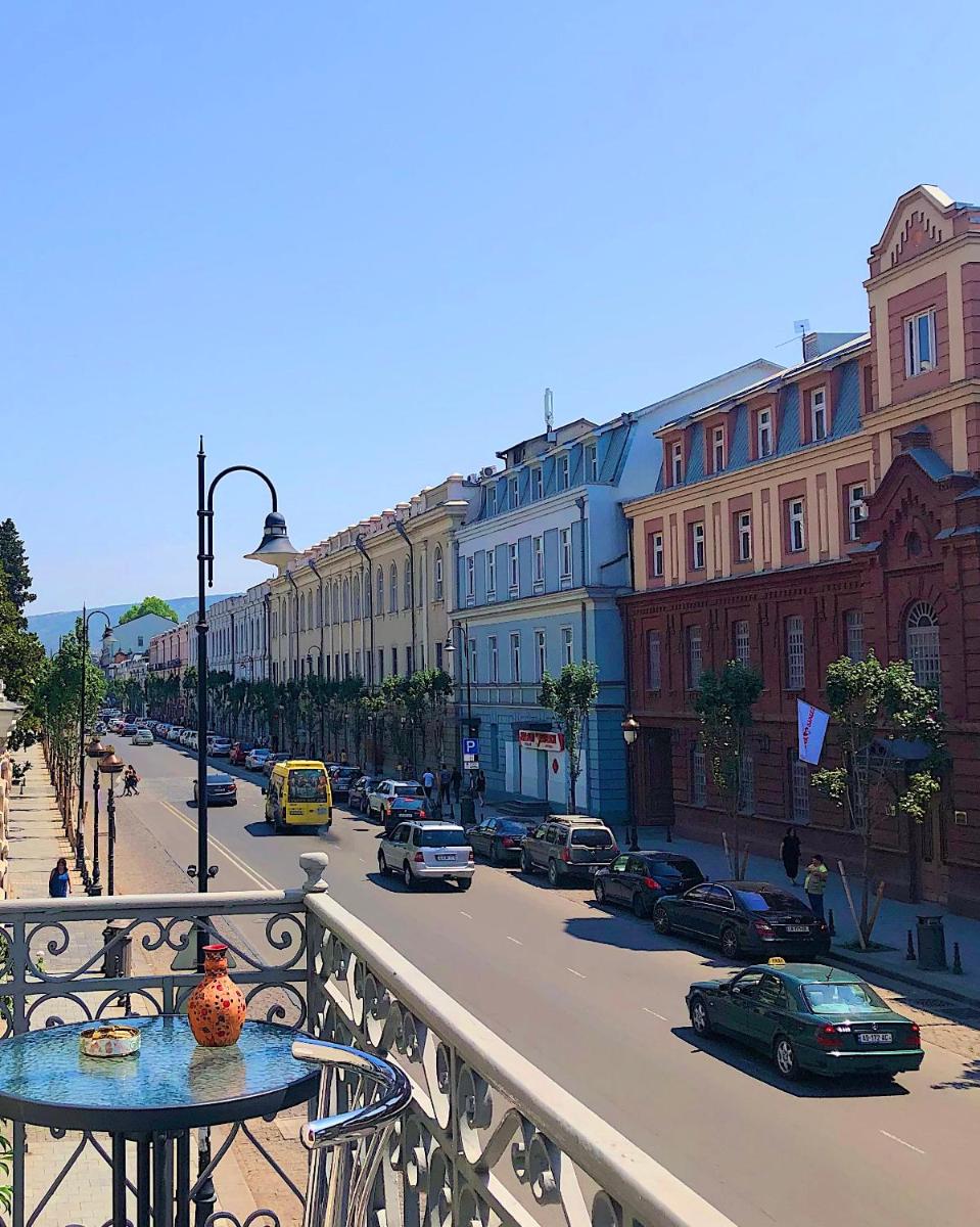 English Home Hotel Tbilisi - Housity