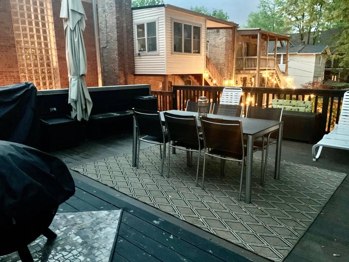 Oak Park Beauties - Tree Lined Streets - Walkable - Housity