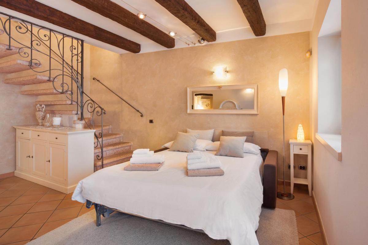 Apartment Casetta Alla Pozza in Torri Del Benaco - Housity
