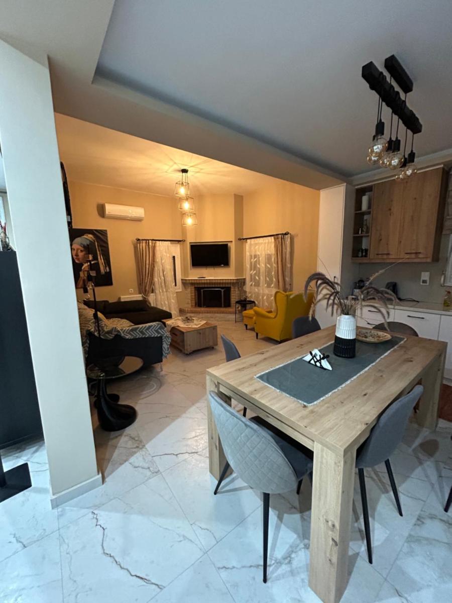 Silver House - Housity