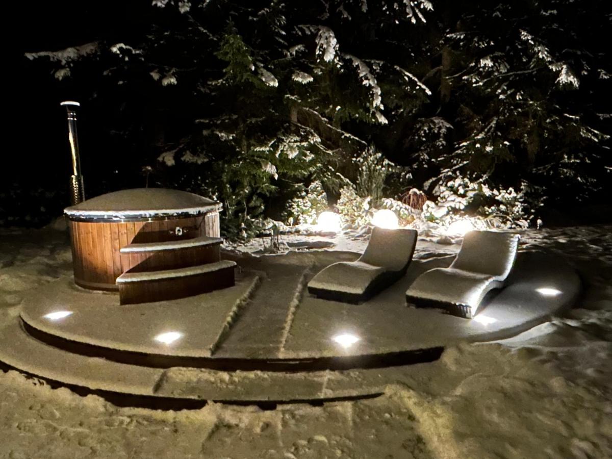 Romantic cozy house Kirzacinas pirts with sauna close to seaside - Housity