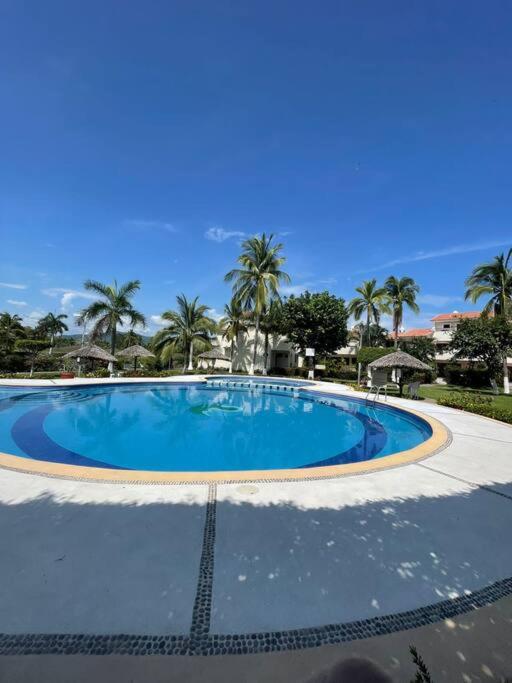 Suitetrails - Villa en club de golf marina Ixtapa