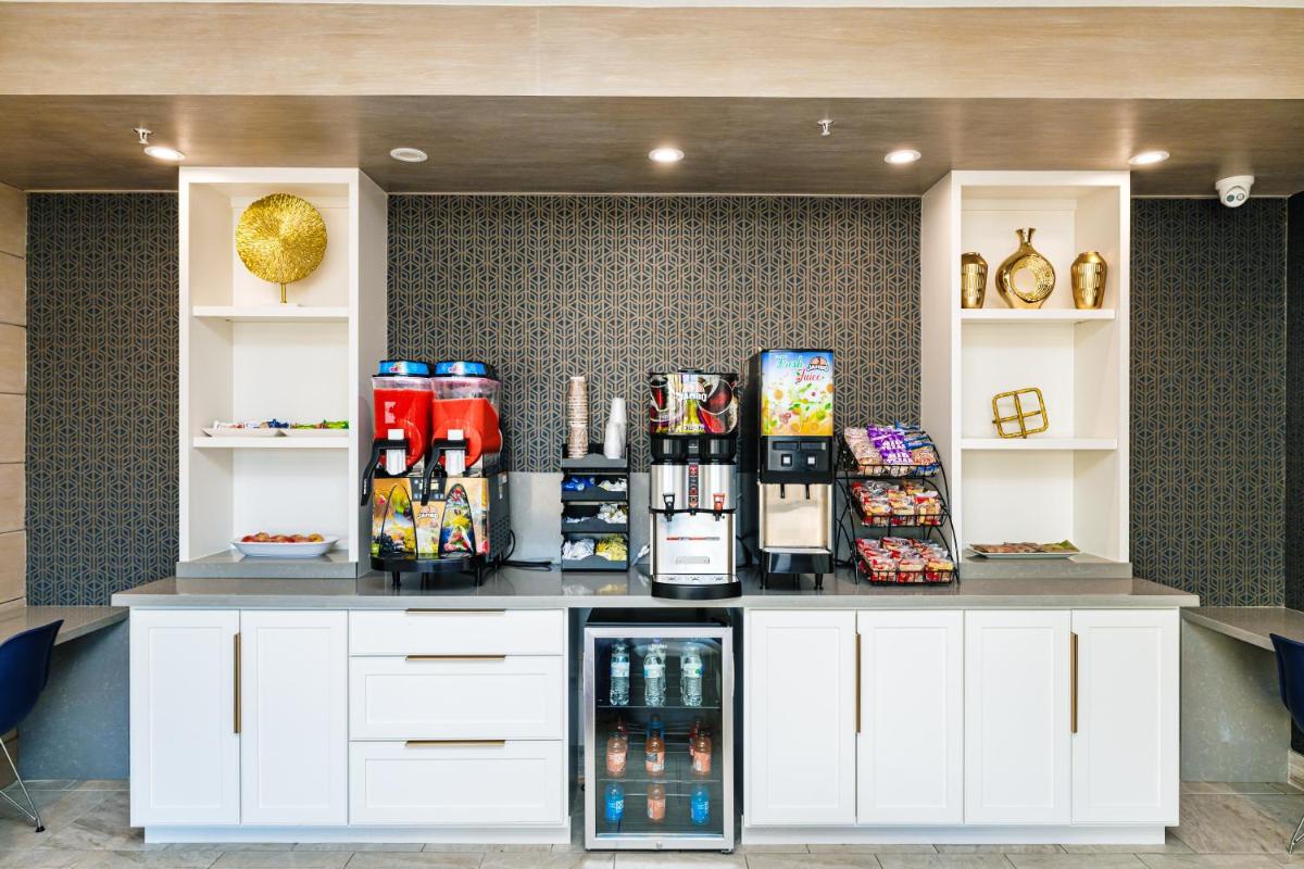 Palace Inn Blue-IAH East - Housity