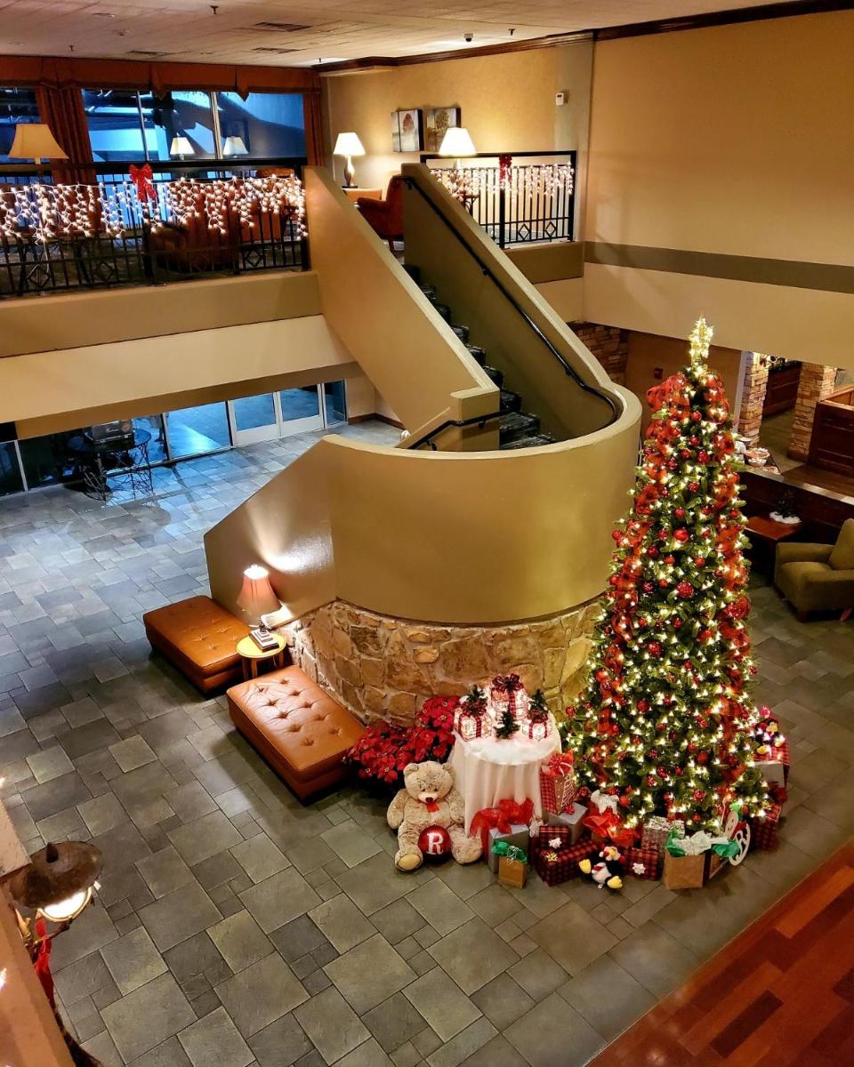 The Ramsey Hotel and Convention Center - Housity