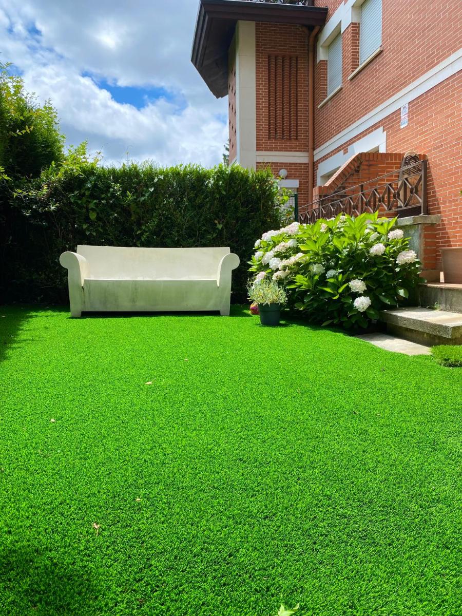 Apartamento con Jardín - Housity
