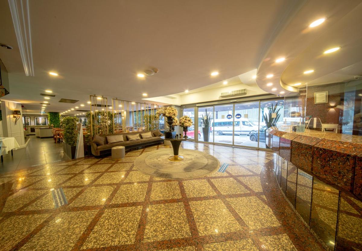 All Seasons Hotel - Housity