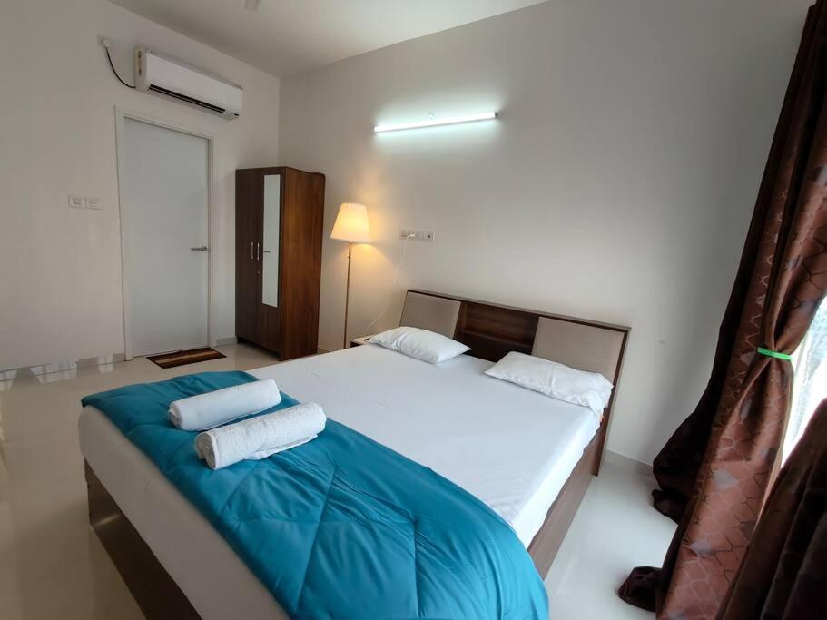Pool view Studio Apartment - Housity