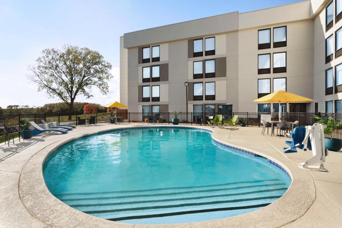 Hampton Inn Kansas City - Airport - Housity