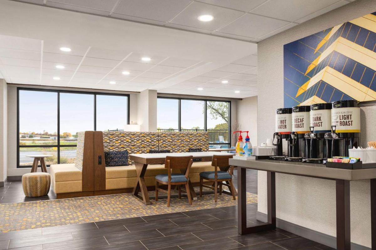 Hampton Inn Kansas City - Airport - Housity