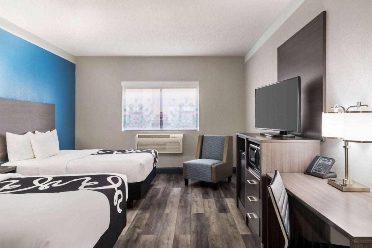 La Quinta by Wyndham Round Rock North - Housity