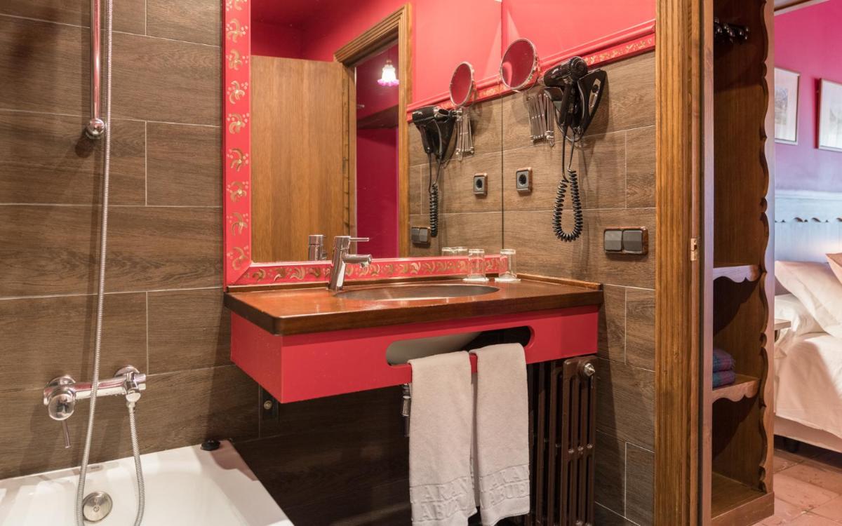 Un baño de Hotel Aran La Abuela