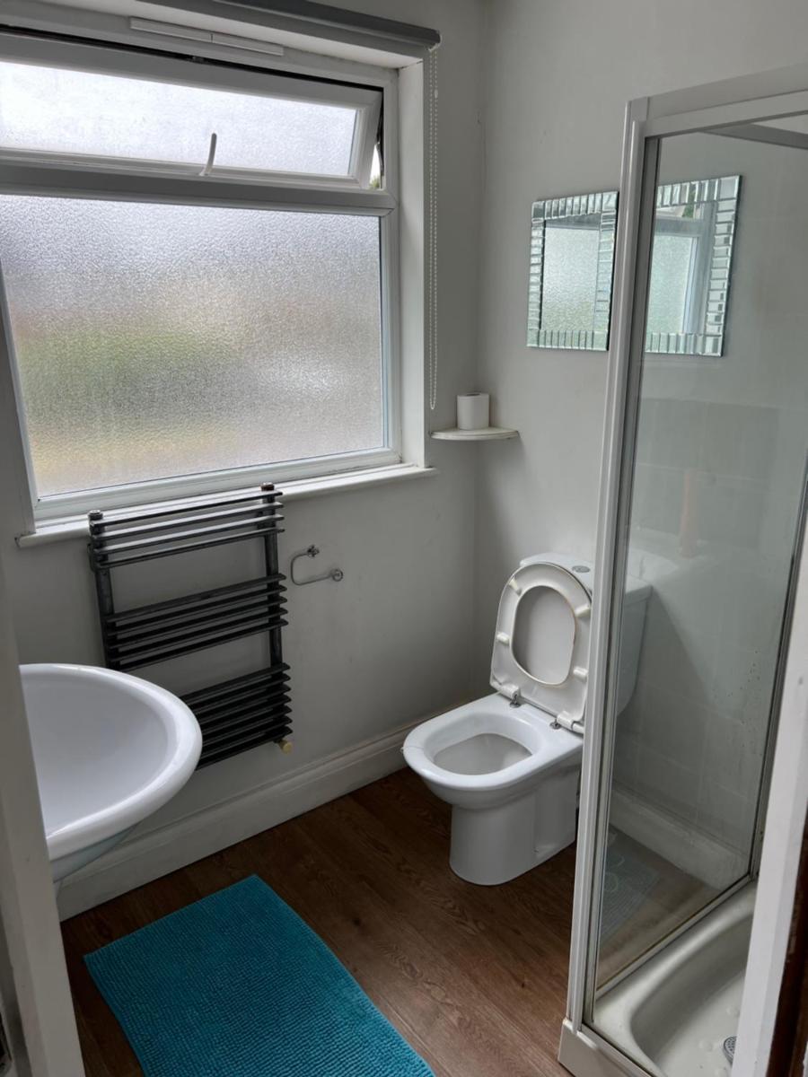 Detached 4 Bed Rayleigh House - Housity