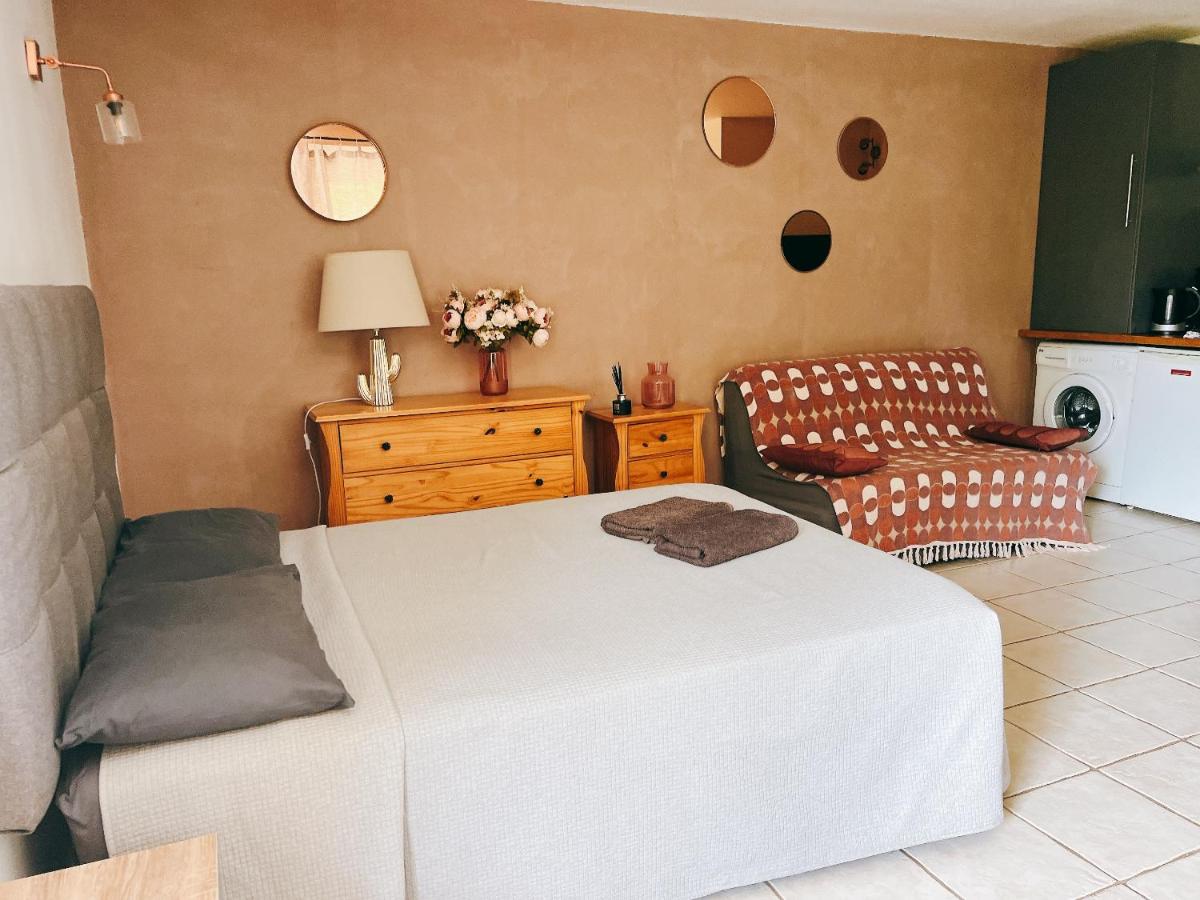 CASAMACCE Studio climatisé avec terrasse, small comfortable apartment free parking, air-conditioned & Wifi - Housity