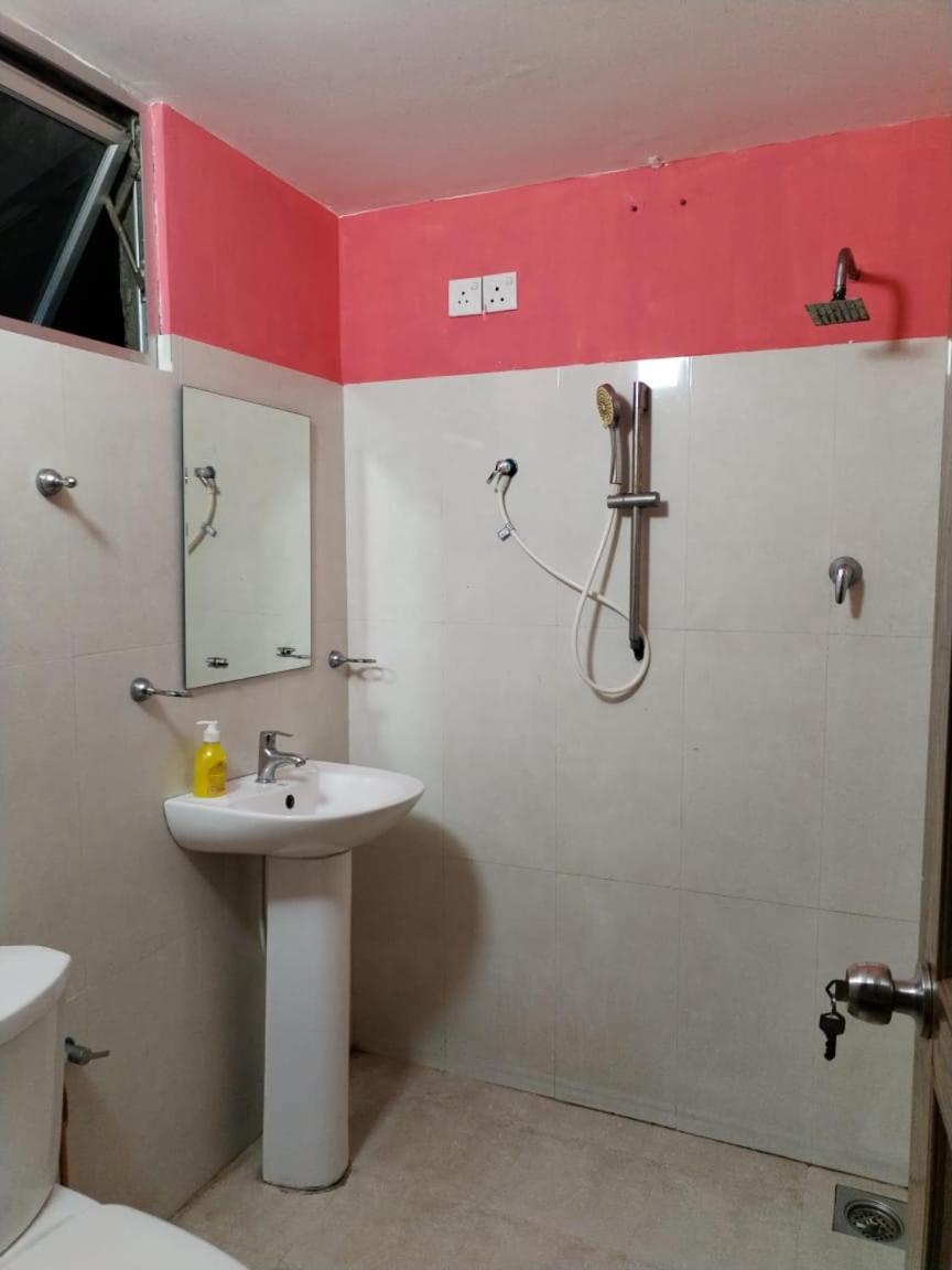 Step to Town Residence - Housity