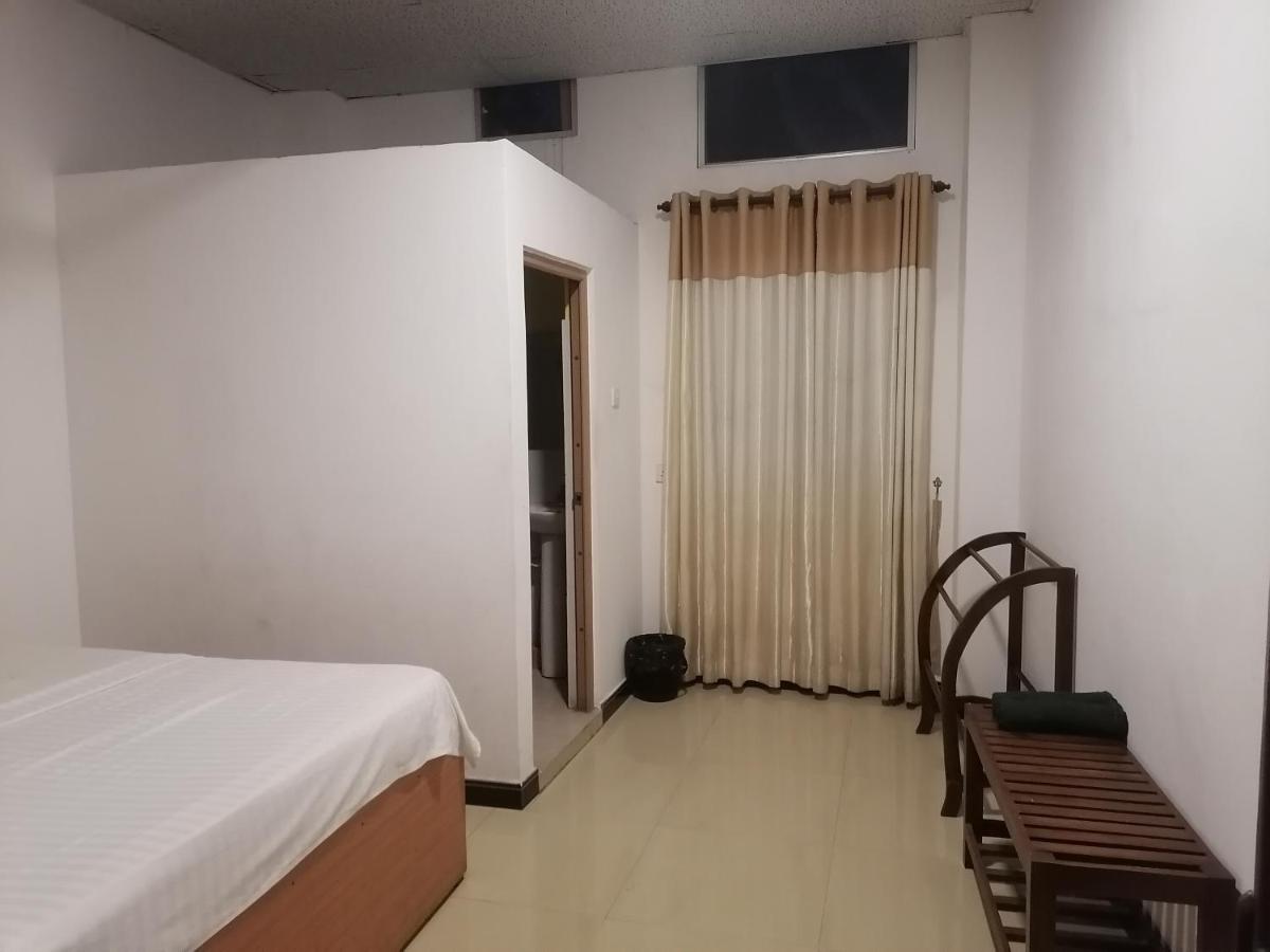Step to Town Residence - Housity