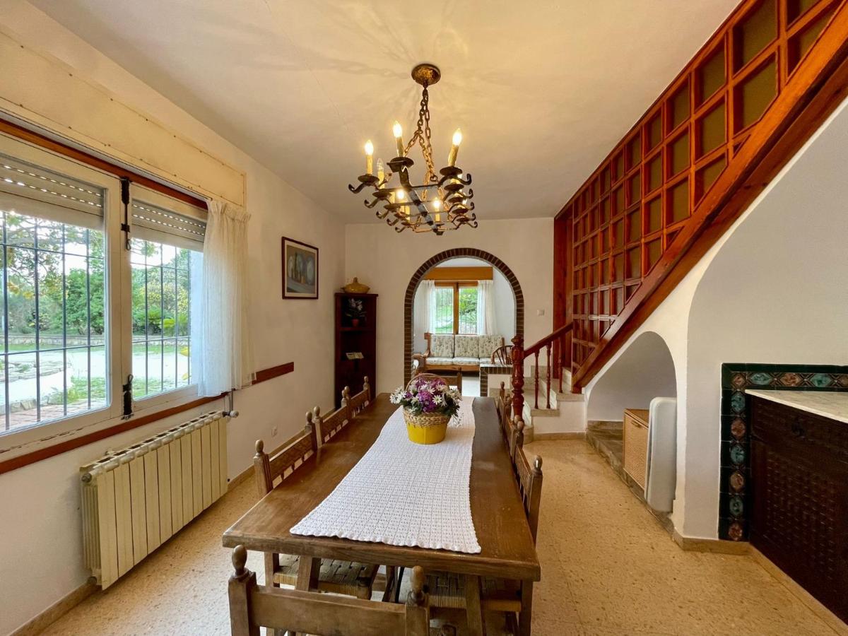 Large rural house with pool and barbecue - Housity