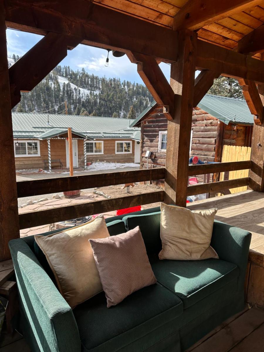 Deer Lodge - Housity
