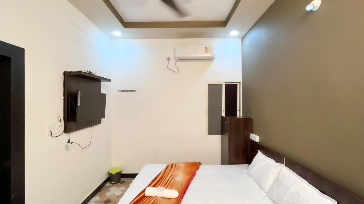 Hotel Rudraksh - Housity