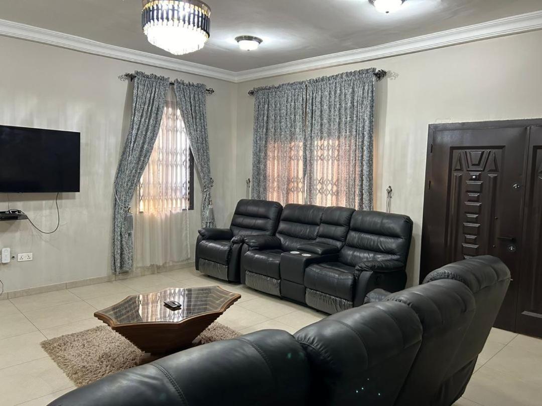 Ghana City Luxe 3 beds & 5 baths House with backup Solar Power - Housity