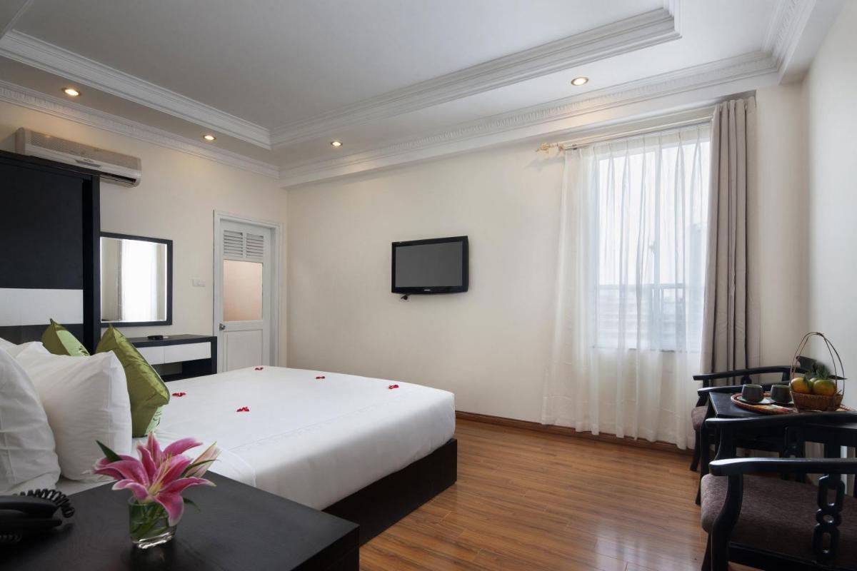 Serenity Villa Hotel - Housity
