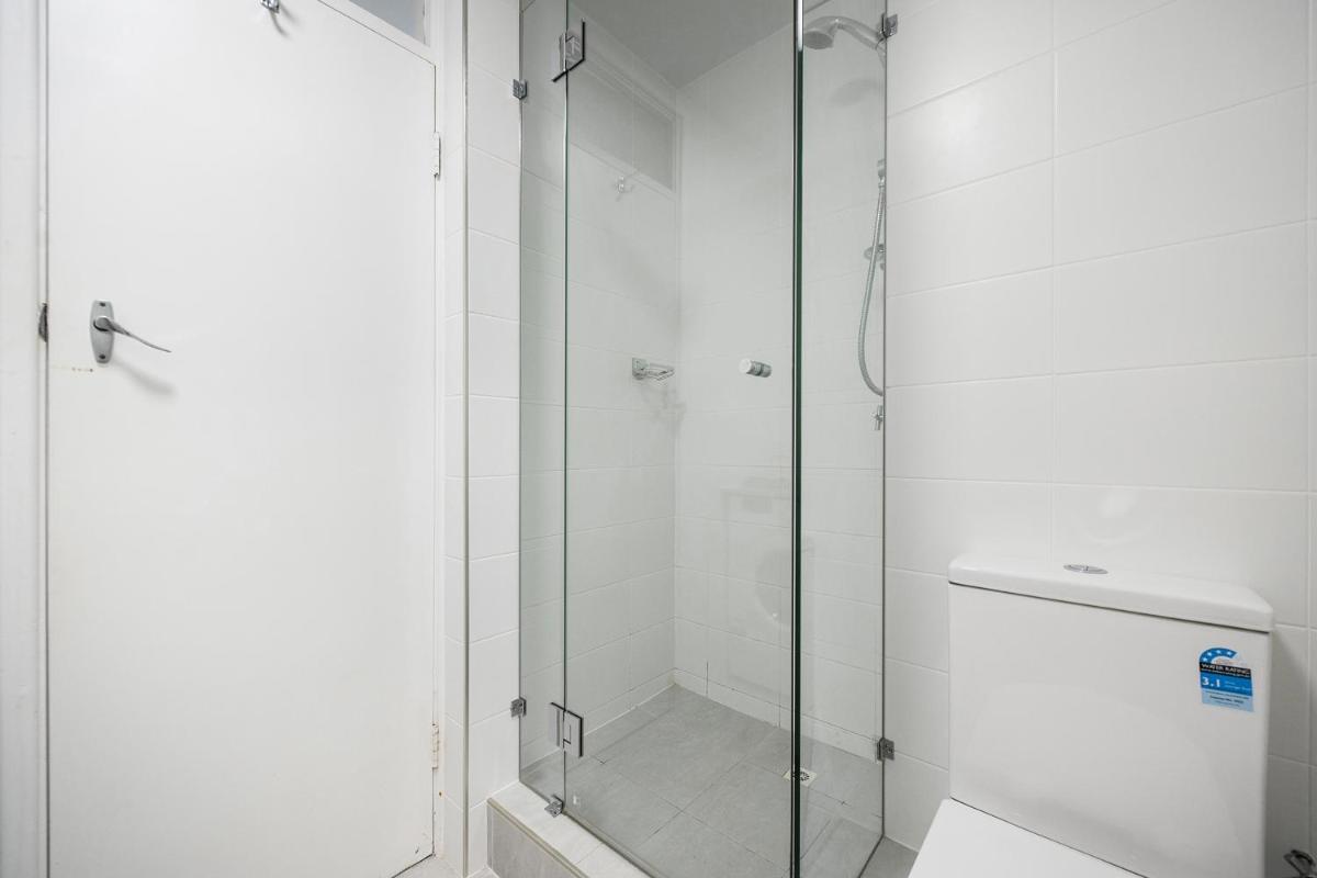 Suitetrails - Apartment 201 - Fremantle studio apartment with ocean and harbour views