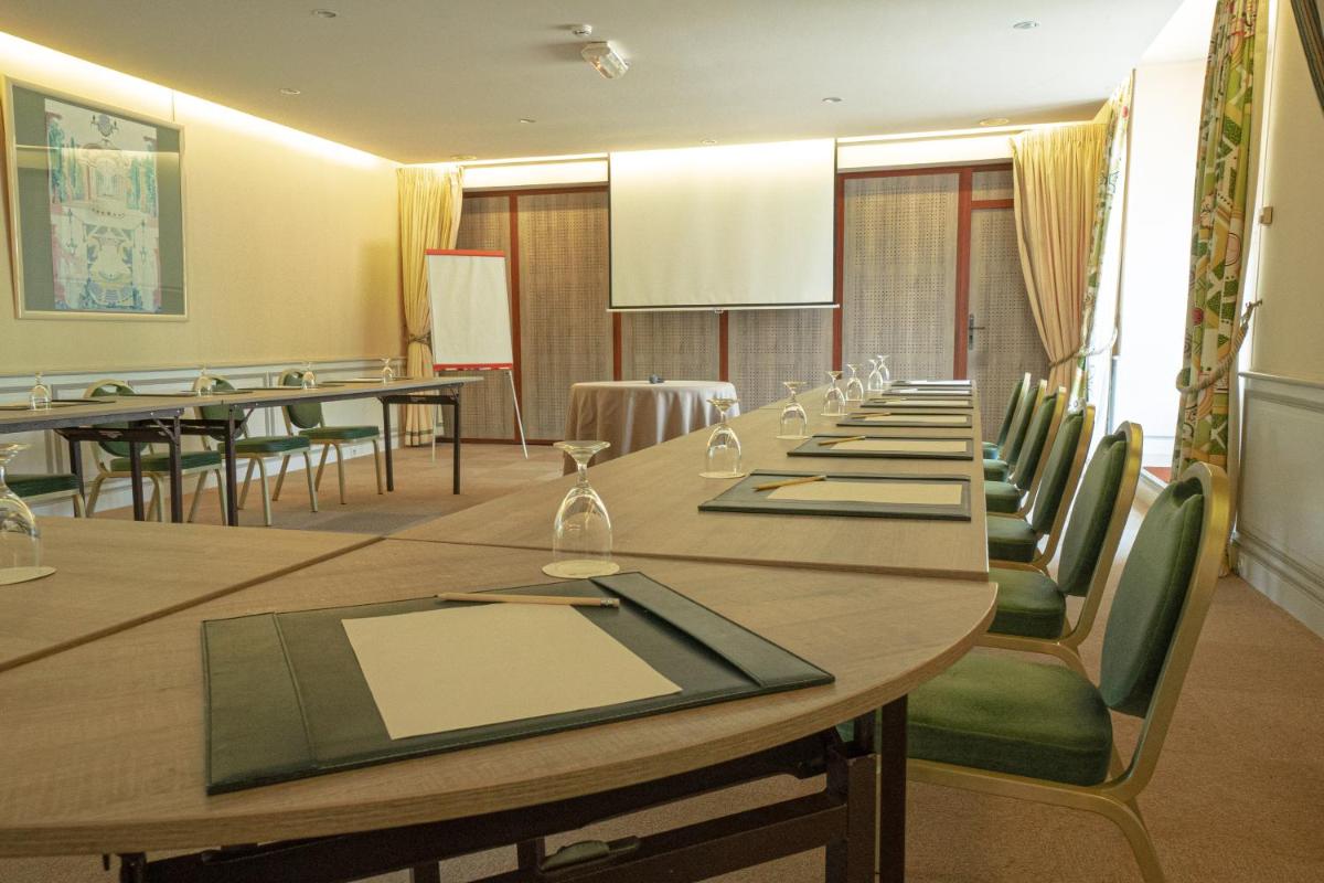 Espace de conférence ou salle de réunion dans l'établissement Château De Noirieux