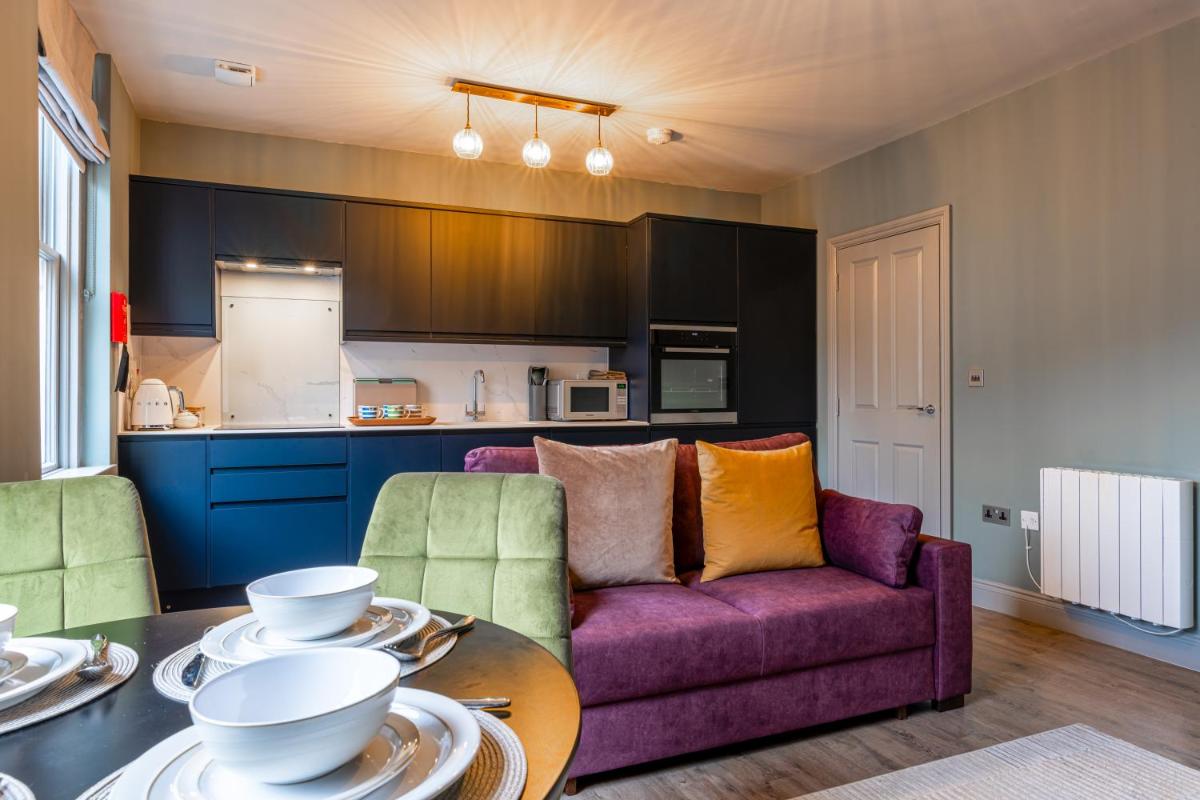 Cosy Stylish 3 Bedroom Central Stay - Housity
