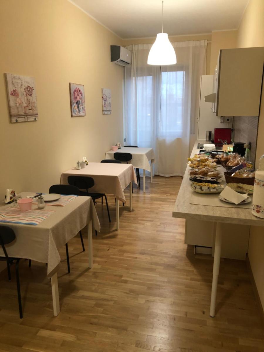 Moon River Guest House - Housity