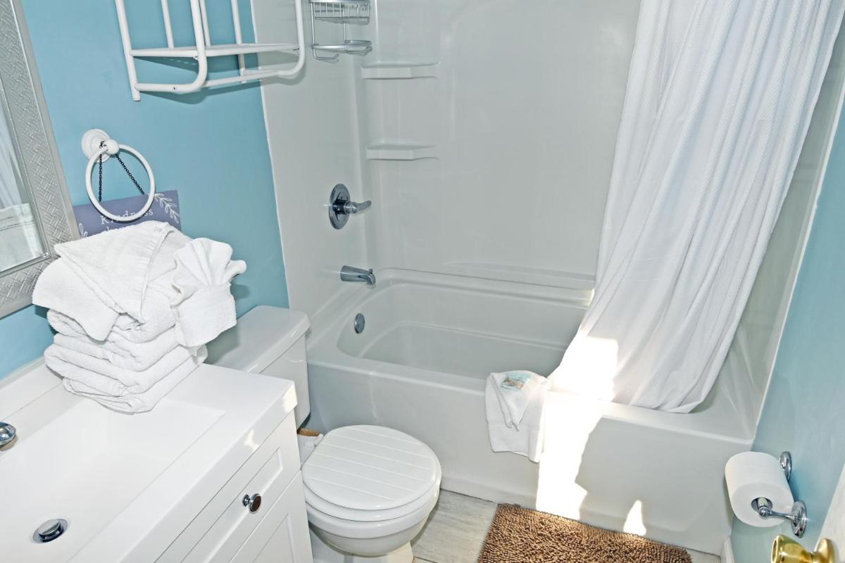 SC110 Ocean View, Boat Landing Nearby, On the Beach With Pool - Housity