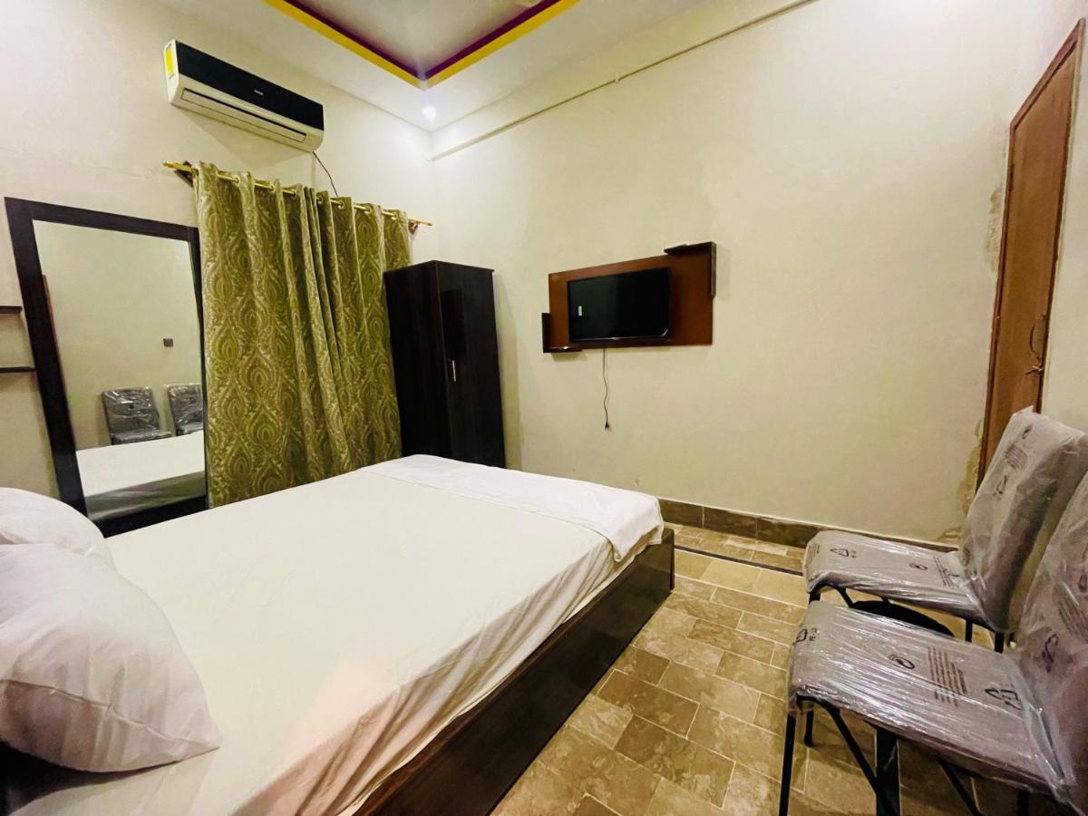 Airport Hotel Bed & Rest - Housity