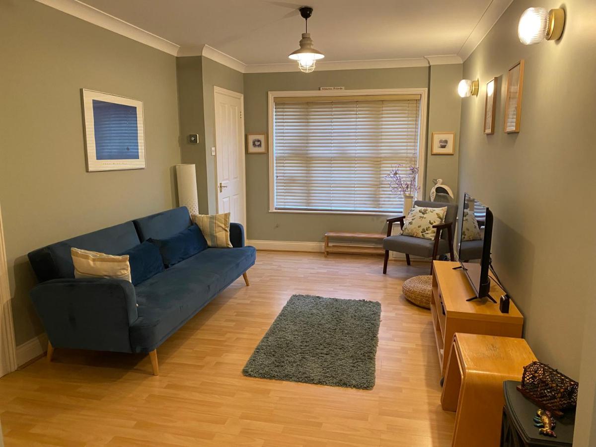 Harbour Mews Central Location Near Beach - Housity
