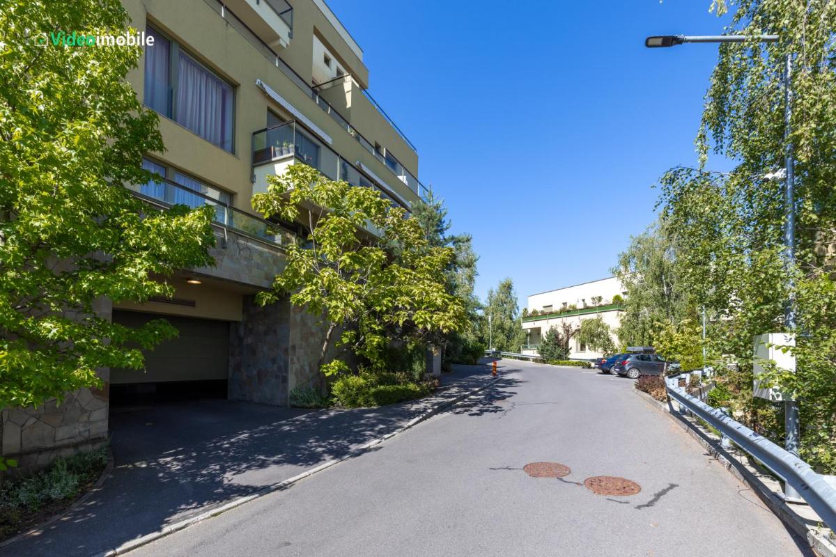 Romantic apartment with garden and view over the city - Housity
