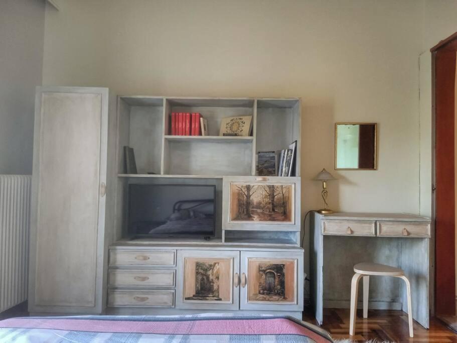 Skiff_View - Housity