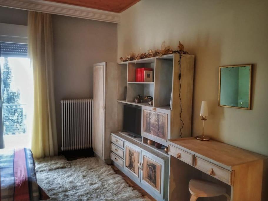 Skiff_View - Housity