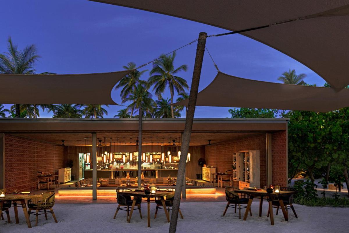 The Ritz-Carlton Maldives, Fari Islands - Housity