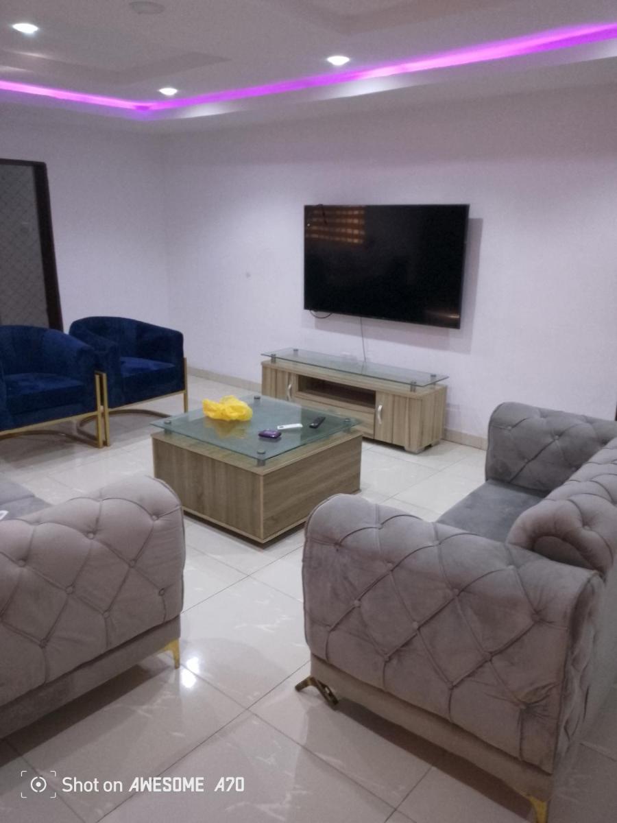 Three bedroom Flat - Housity